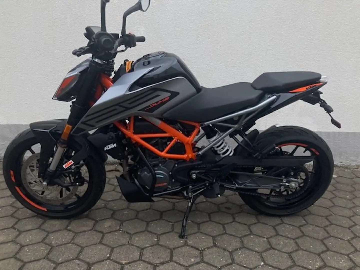 KTM 125 Duke Gris - 2