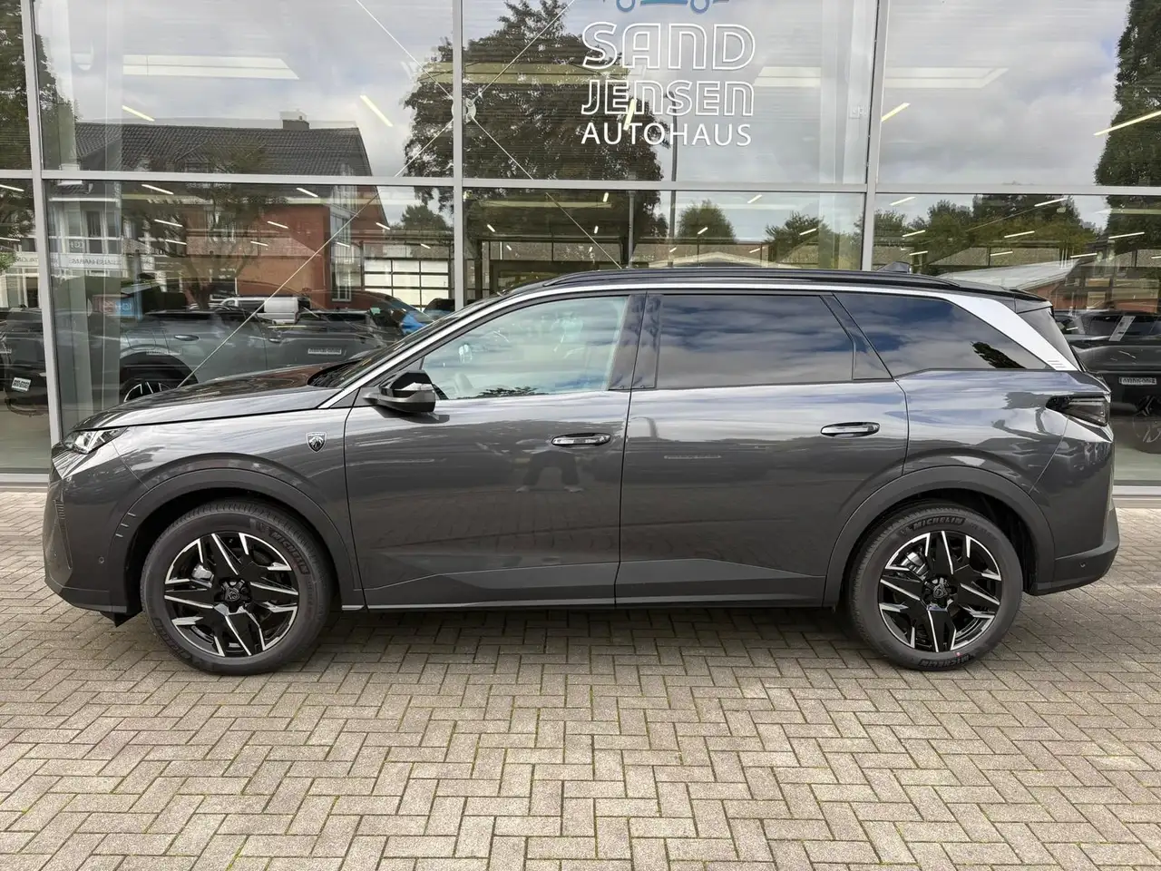 Peugeot 5008 GT Exclus.145 MHEV EAT 7-Sitz AHK Navi 360, миниатюра 3
