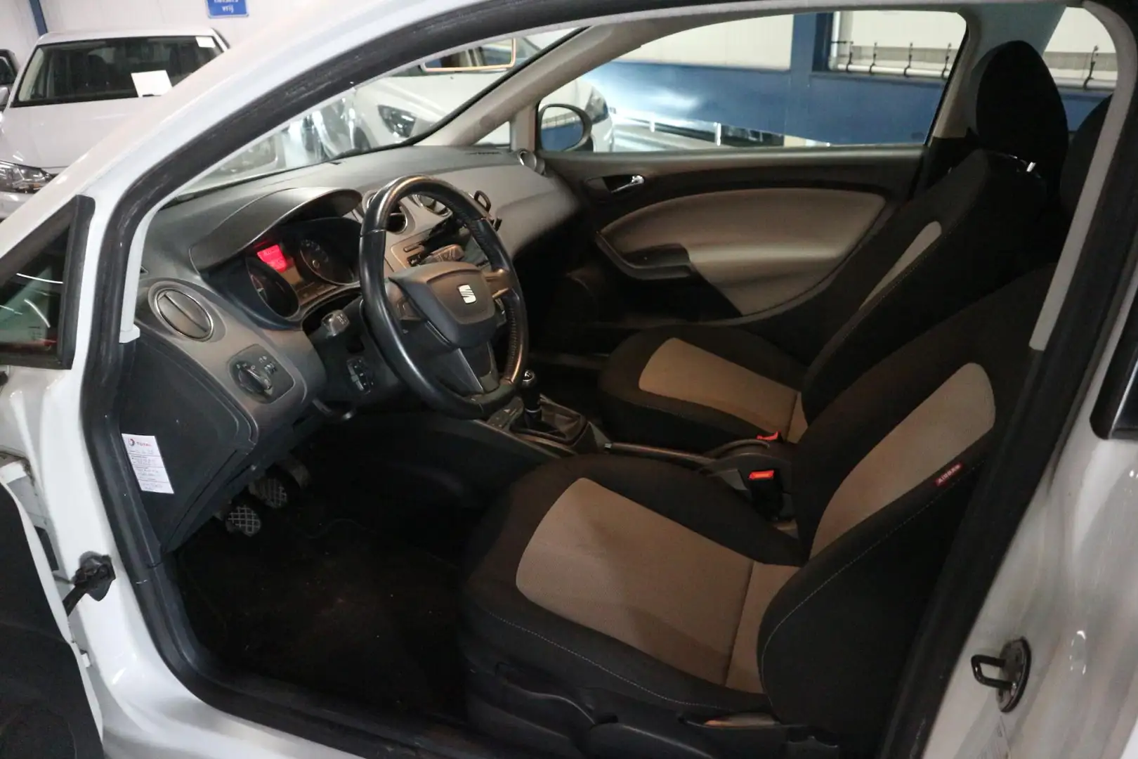 SEAT Ibiza SC 1.2 Style / AIRCO / CRUISSE / NAP / LEUKE AUTO Weiß - 2