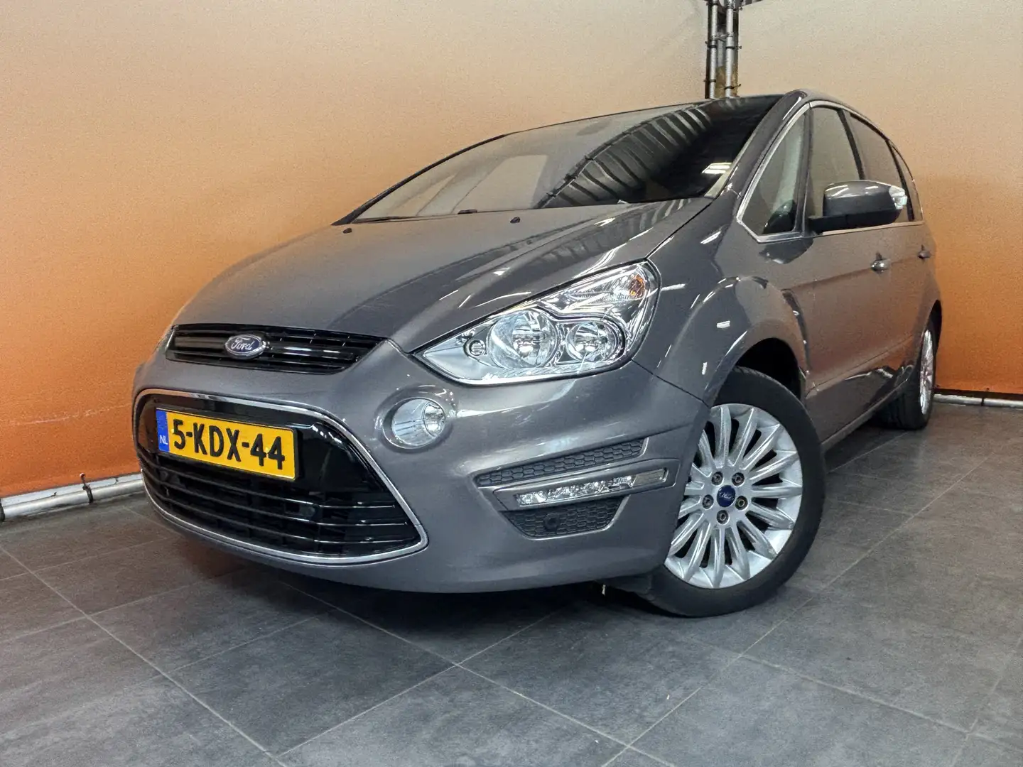 Ford S-Max 1.6 EcoBoost Lease Titanium 7 zitter | dealer onde Grijs - 1
