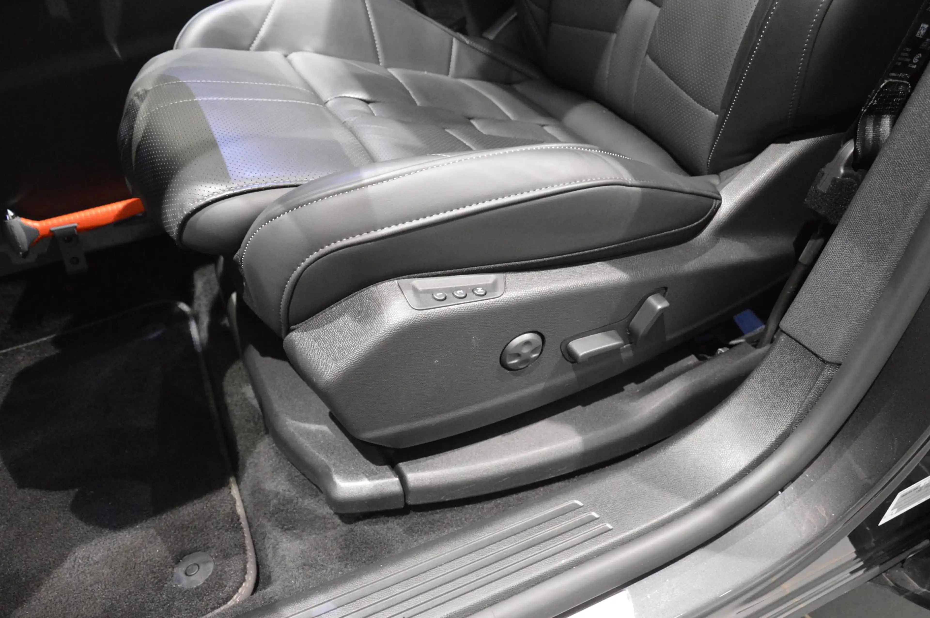 DS Automobiles DS 7 1.6 PHEV 300 4x4 Etoile — photo 10