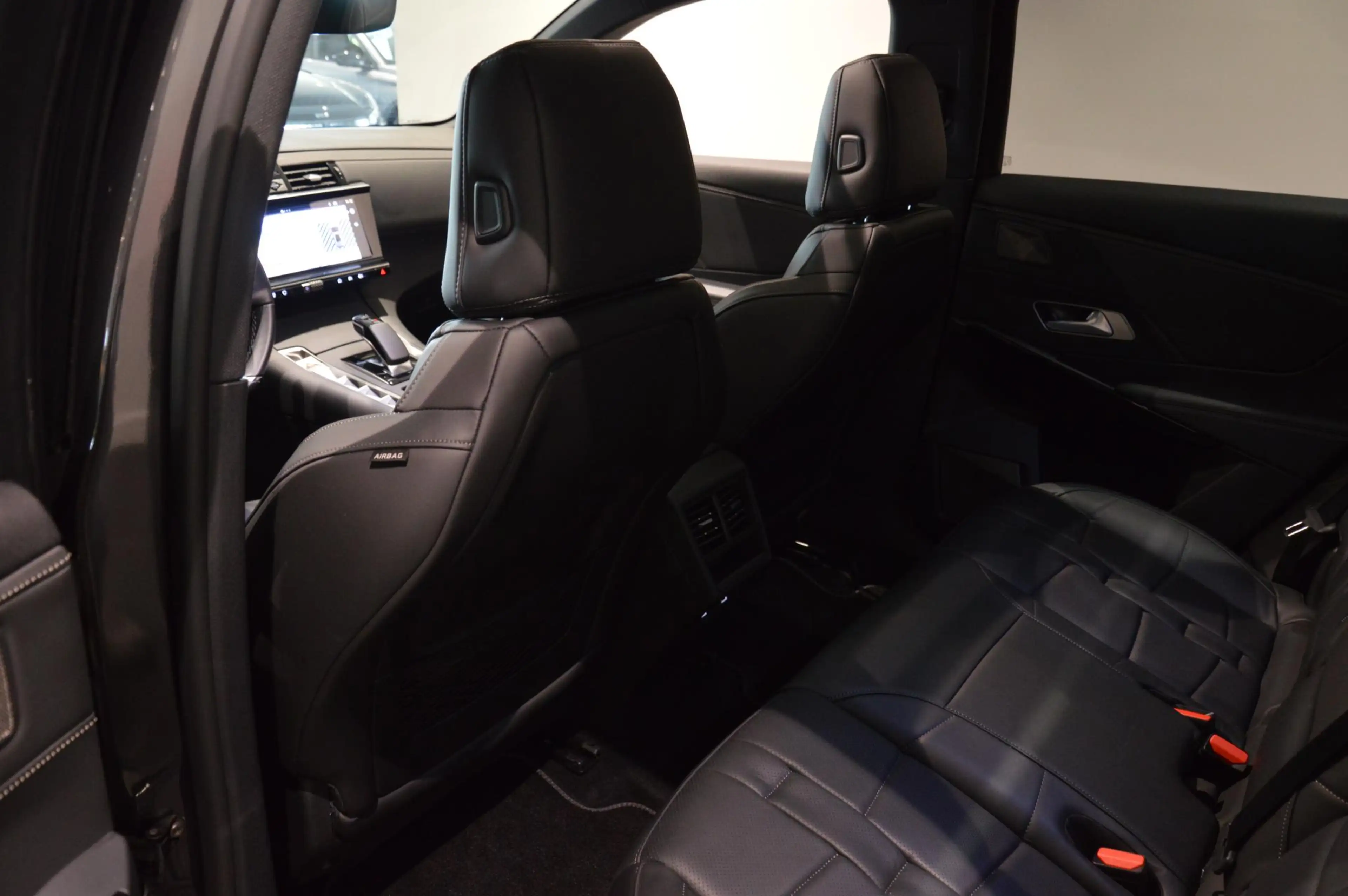 DS Automobiles DS 7 1.6 PHEV 300 4x4 Etoile — photo 13
