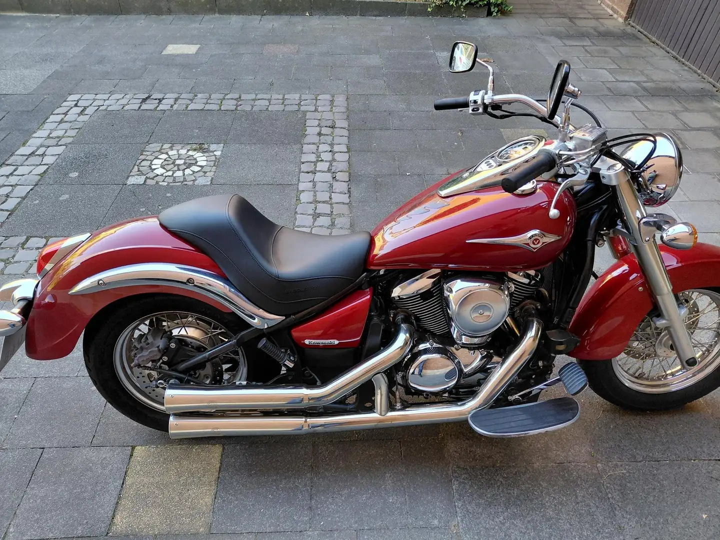 Kawasaki VN 900 Classic Rouge - 1