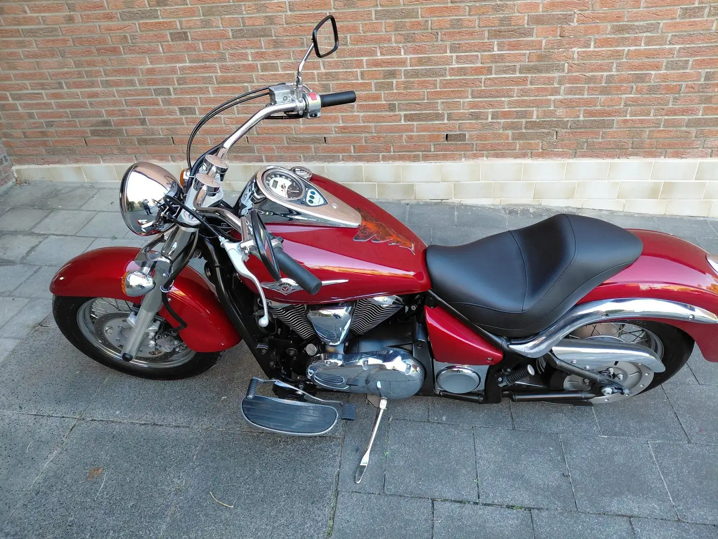 Kawasaki VN 900 Classic Rouge - 2