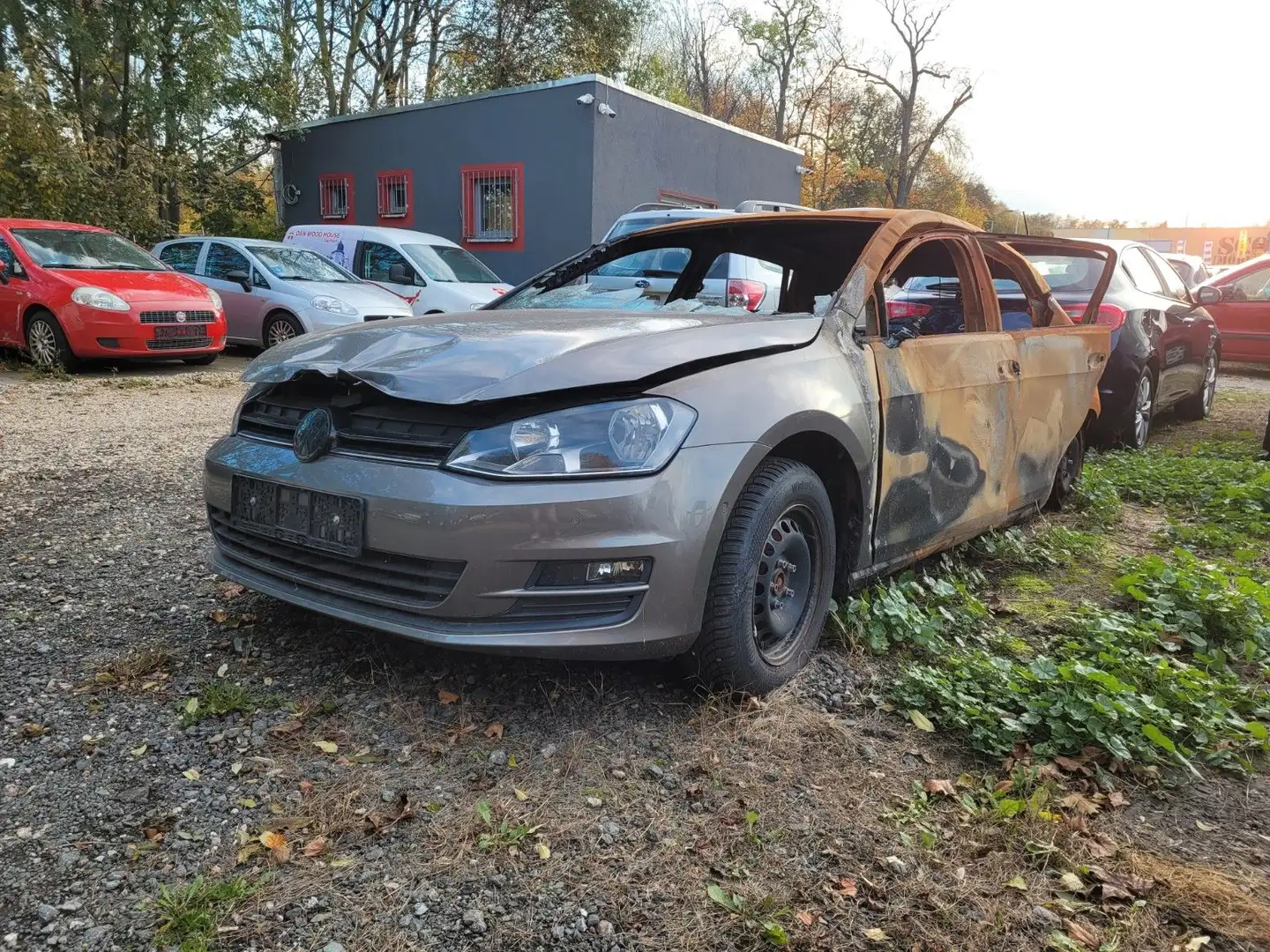 Volkswagen Golf VII Lim. Comfortline*Der Grundmotor ist OK! Grijs - 2