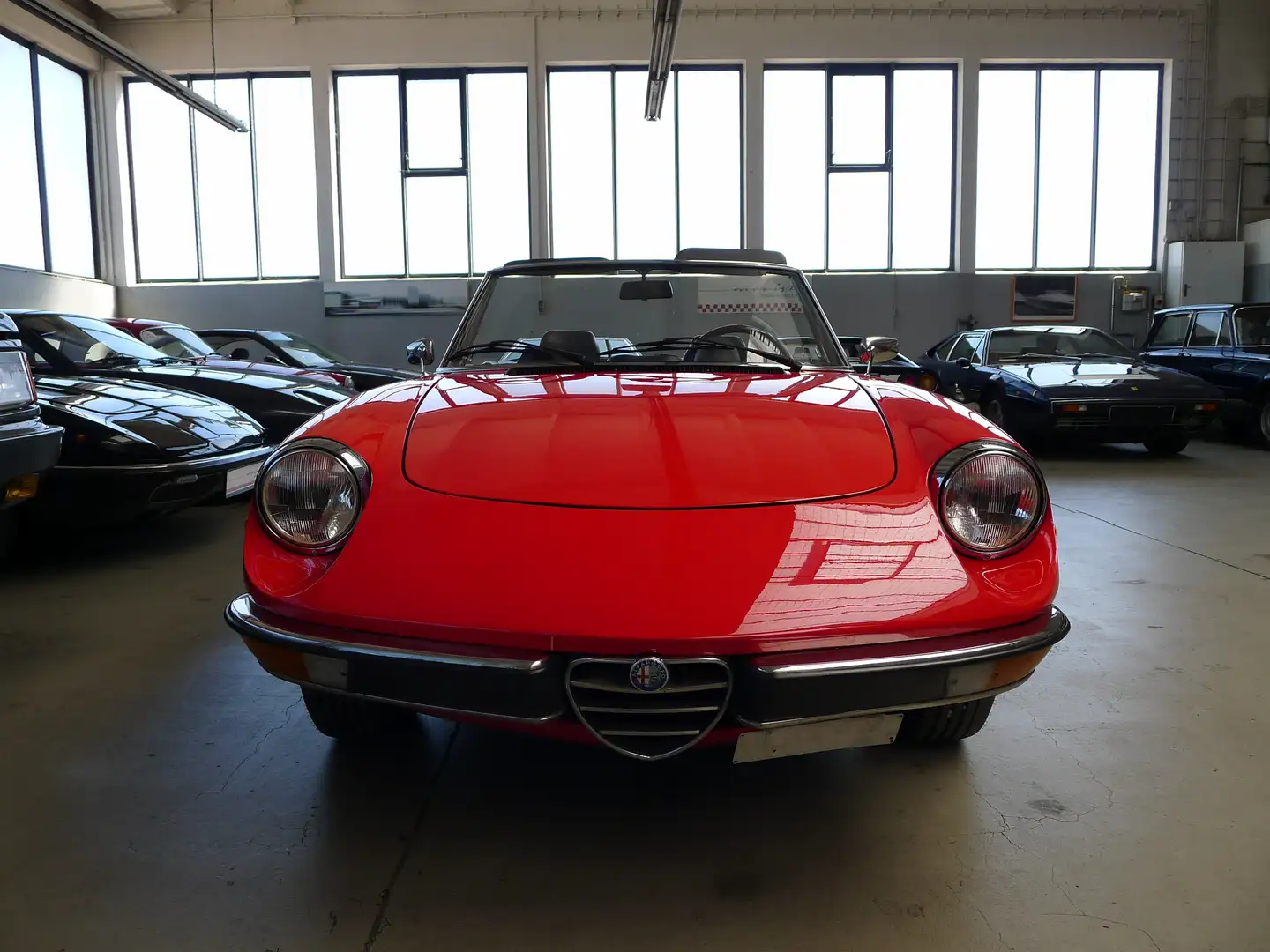 Alfa Romeo Spider Fastback 2000, 2.Hand, ungeschweißt, rostfrei Červená - 2