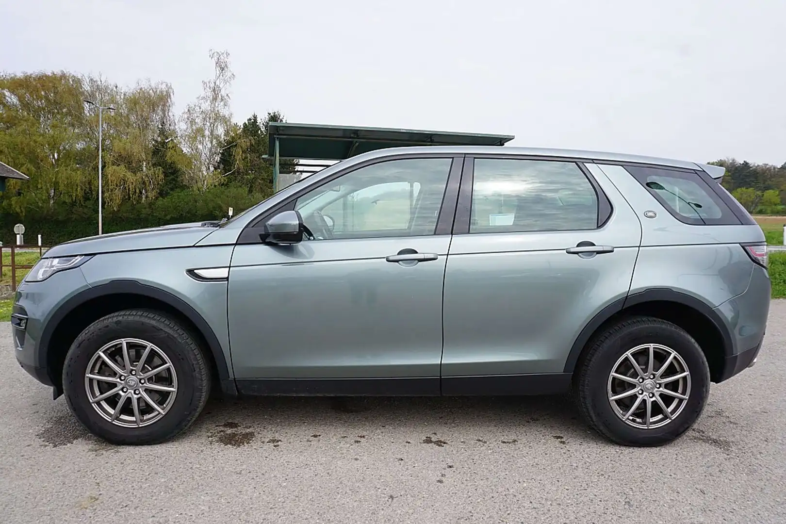 Land Rover Discovery Sport 2,0 TD4 4WD HSE Aut. Grün - 2