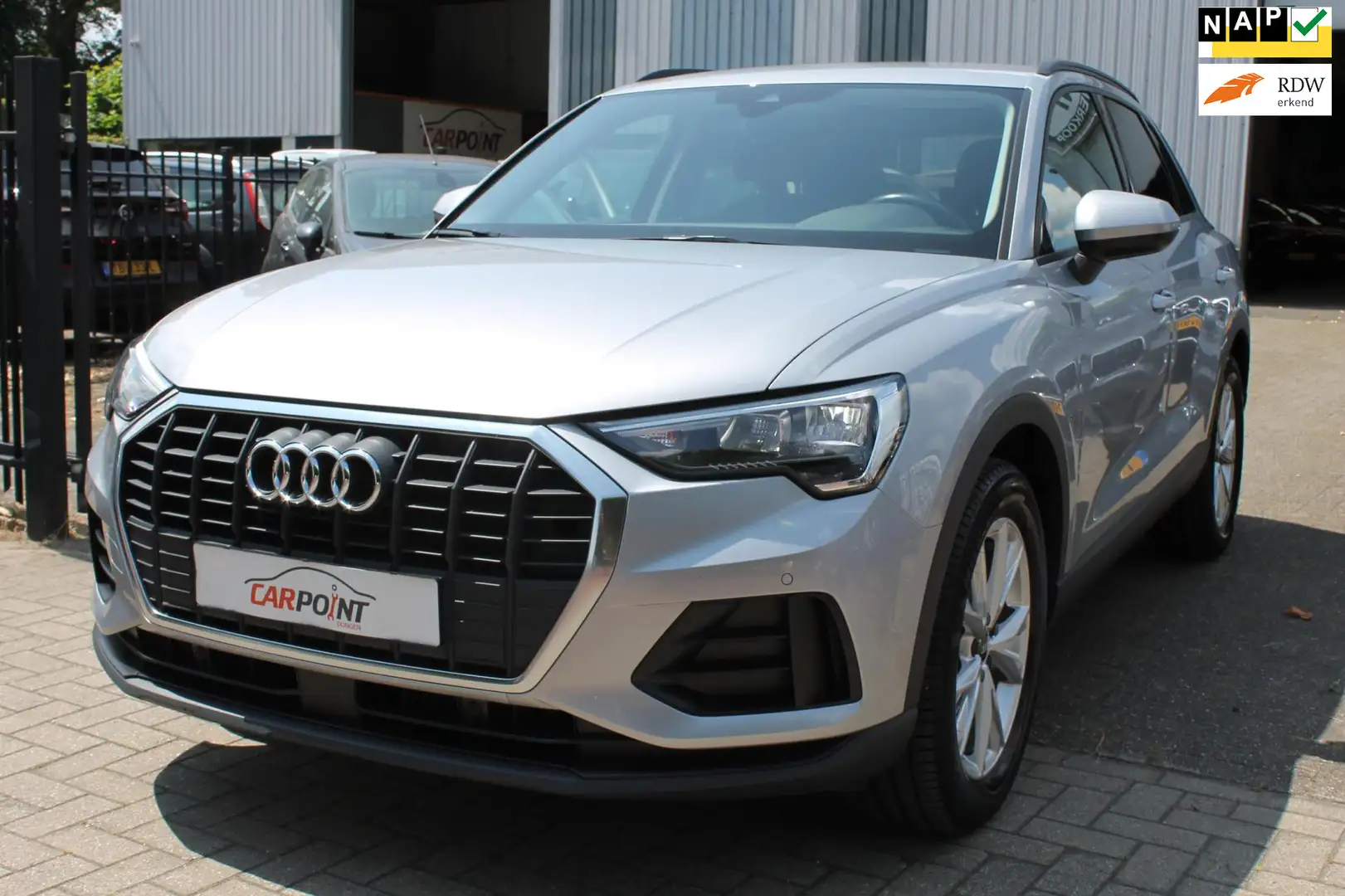 Audi Q3 35 TFSI Business Edition Leer Clima Trekhaak Nieuw Grijs - 1