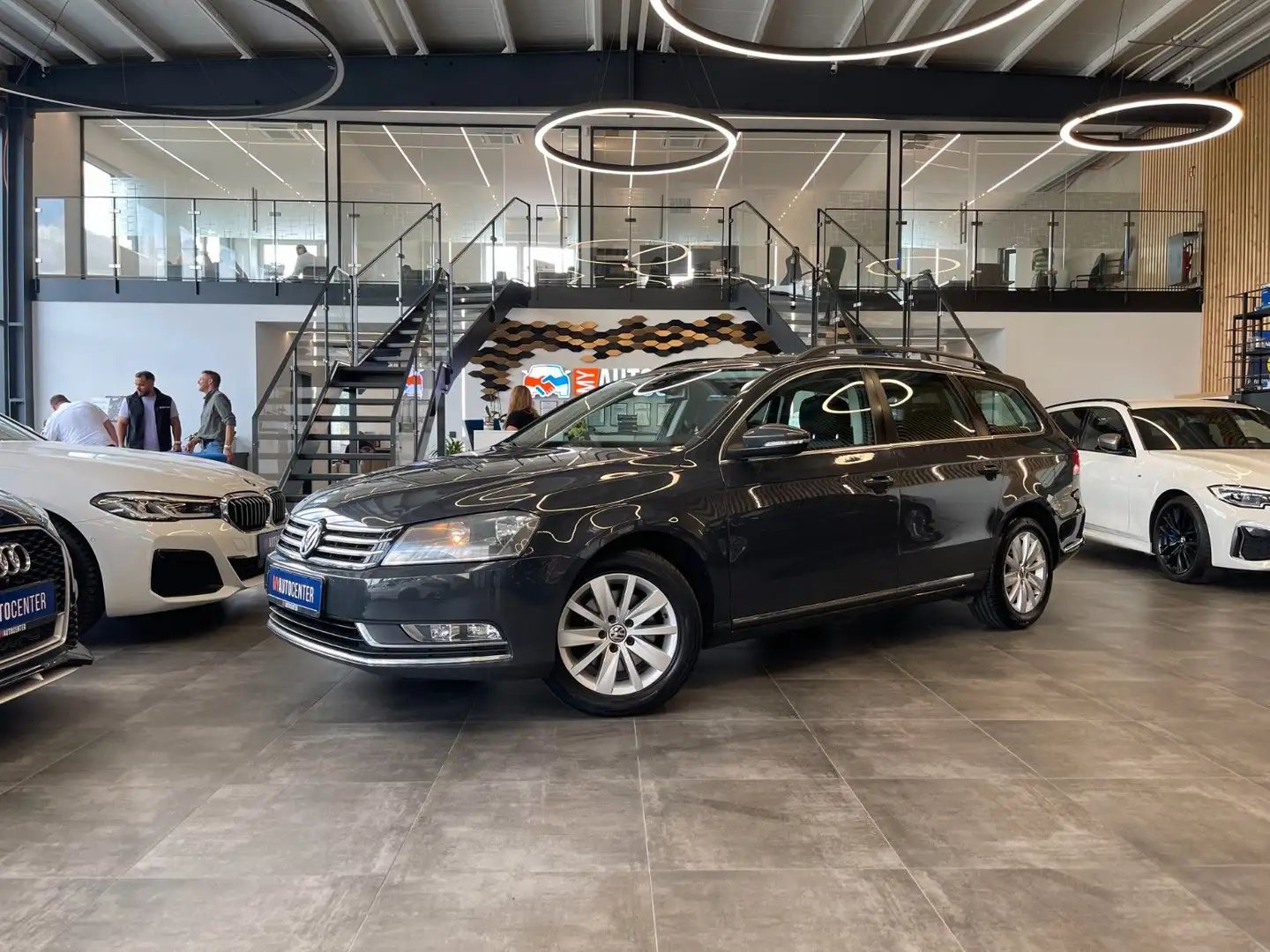 Volkswagen Passat Variant BlueMotion*NAVI*SZHZ*PDC*TEMPOMAT Сірий - 1