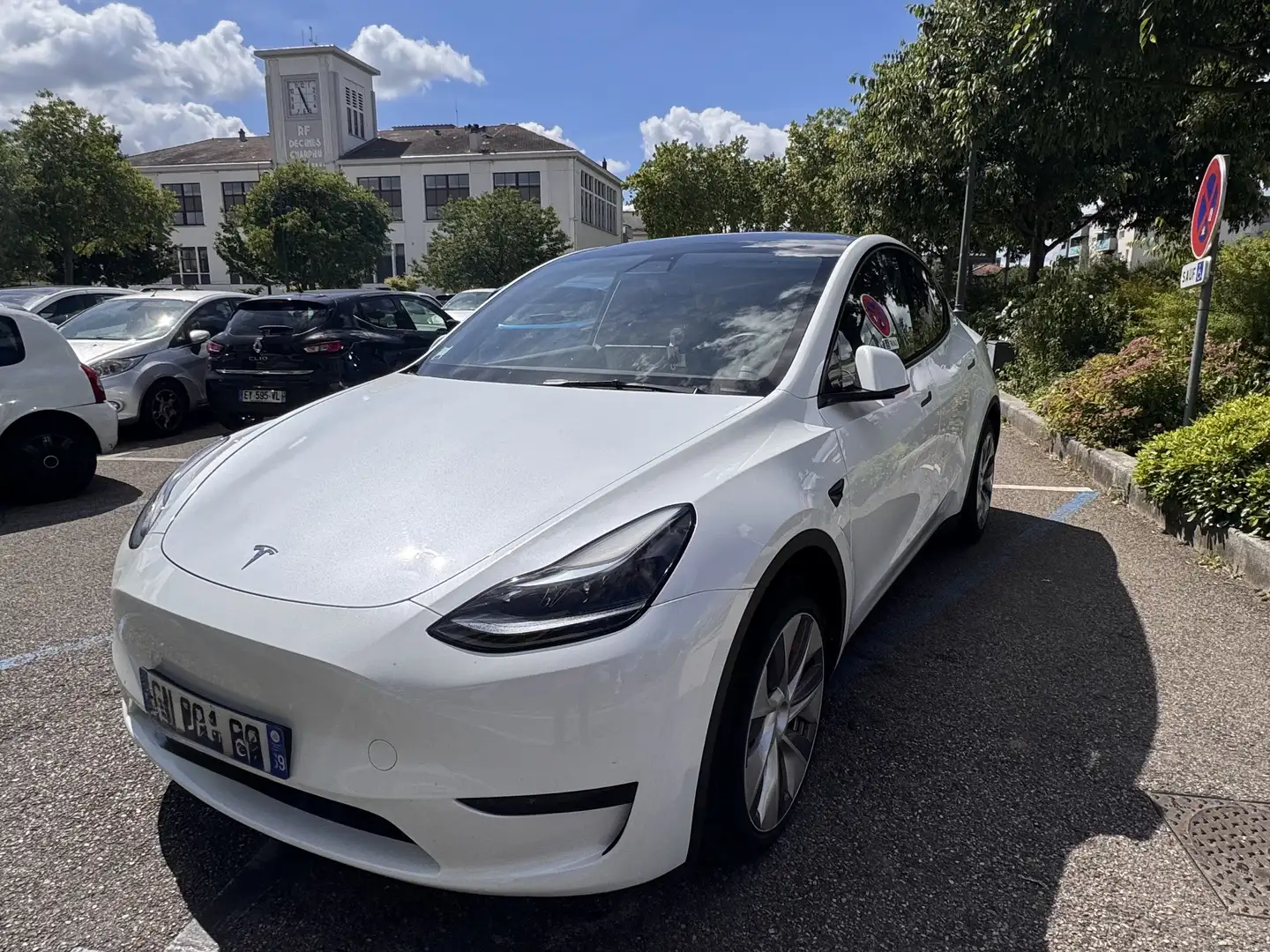 Tesla Model Y - 2