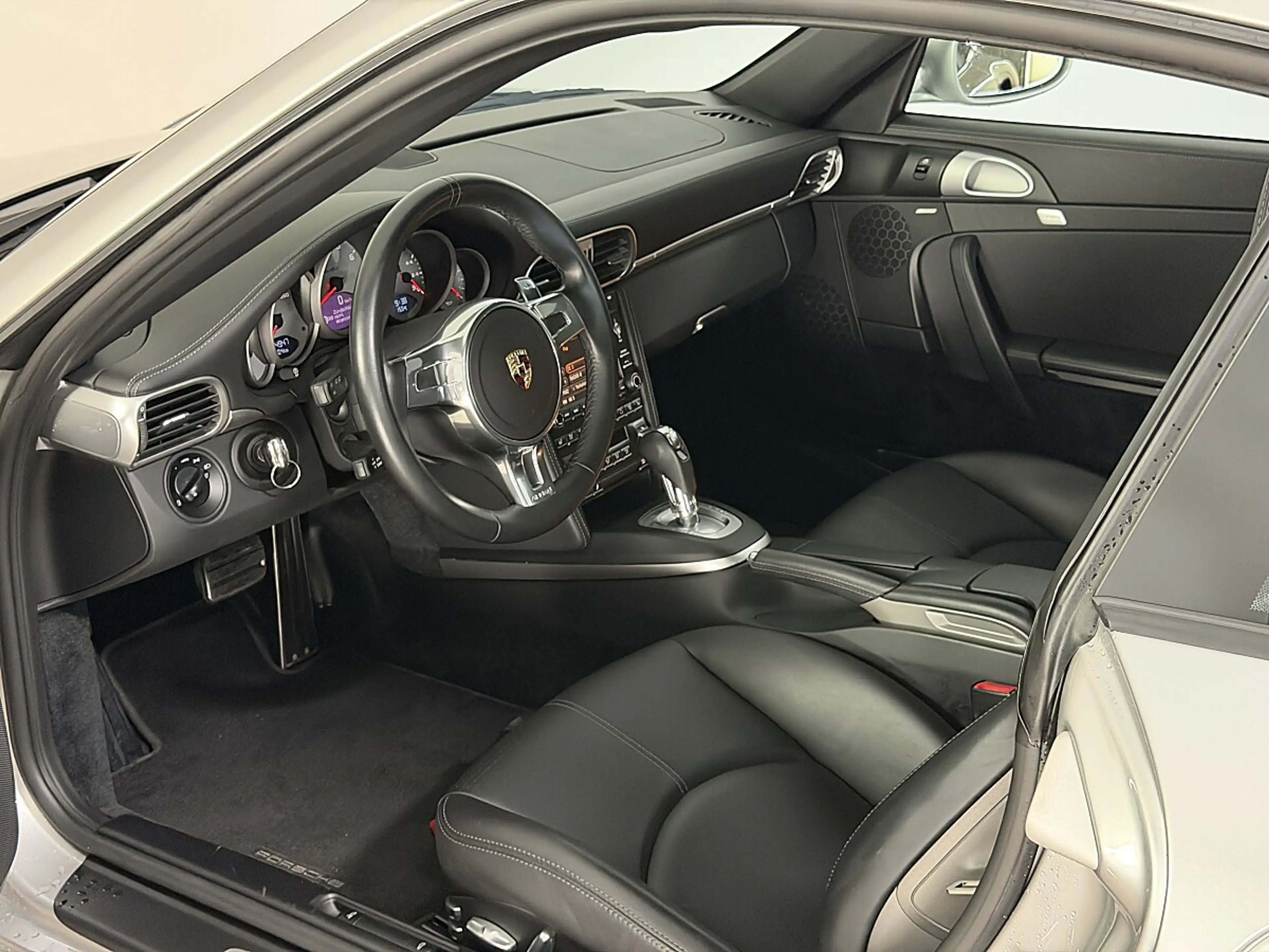 Porsche 997 911 997.2 Turbo PDK "Österreichische Auslieferung" — photo 14