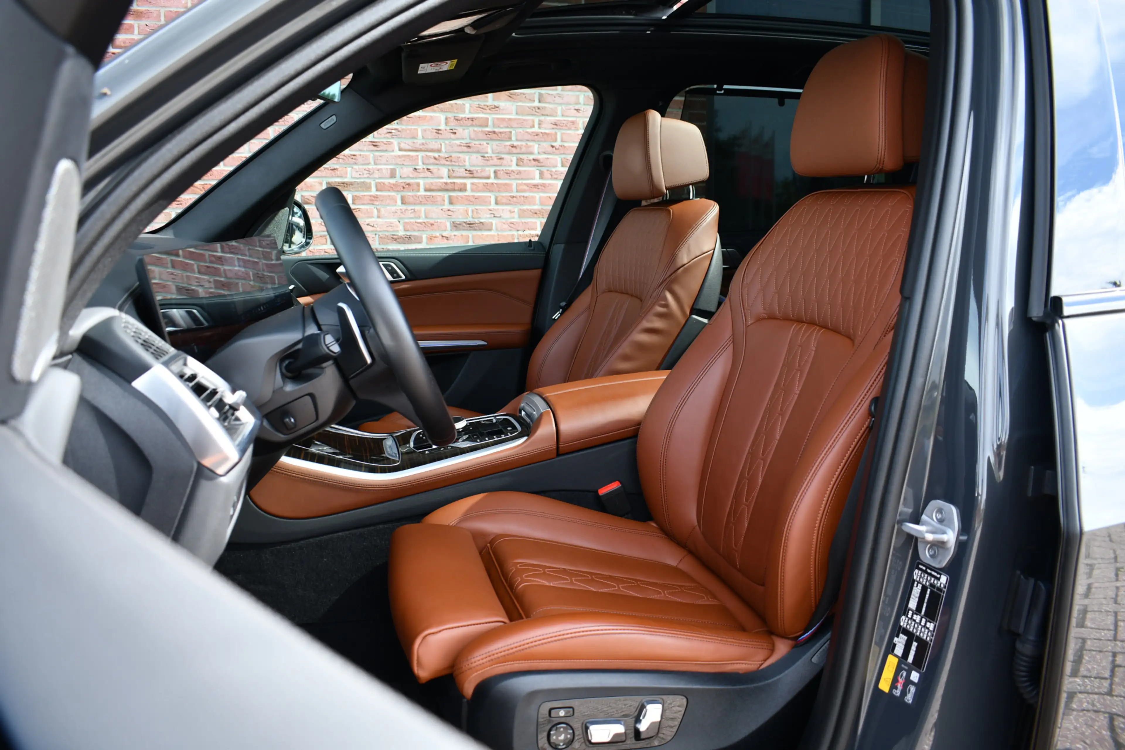 BMW X5 xDrive50e M-Sport Frozen-grey Pano Trekh Massage A — photo 4