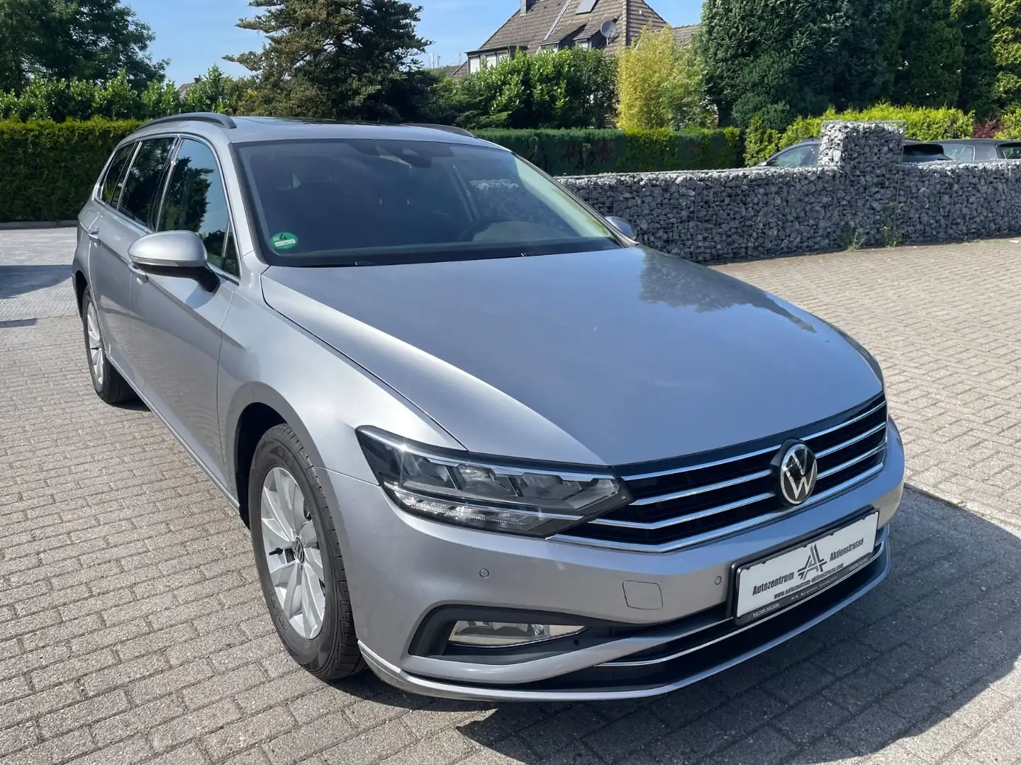 Volkswagen Passat Variant Business Panor AHK LED ACC Kamera Grau - 2