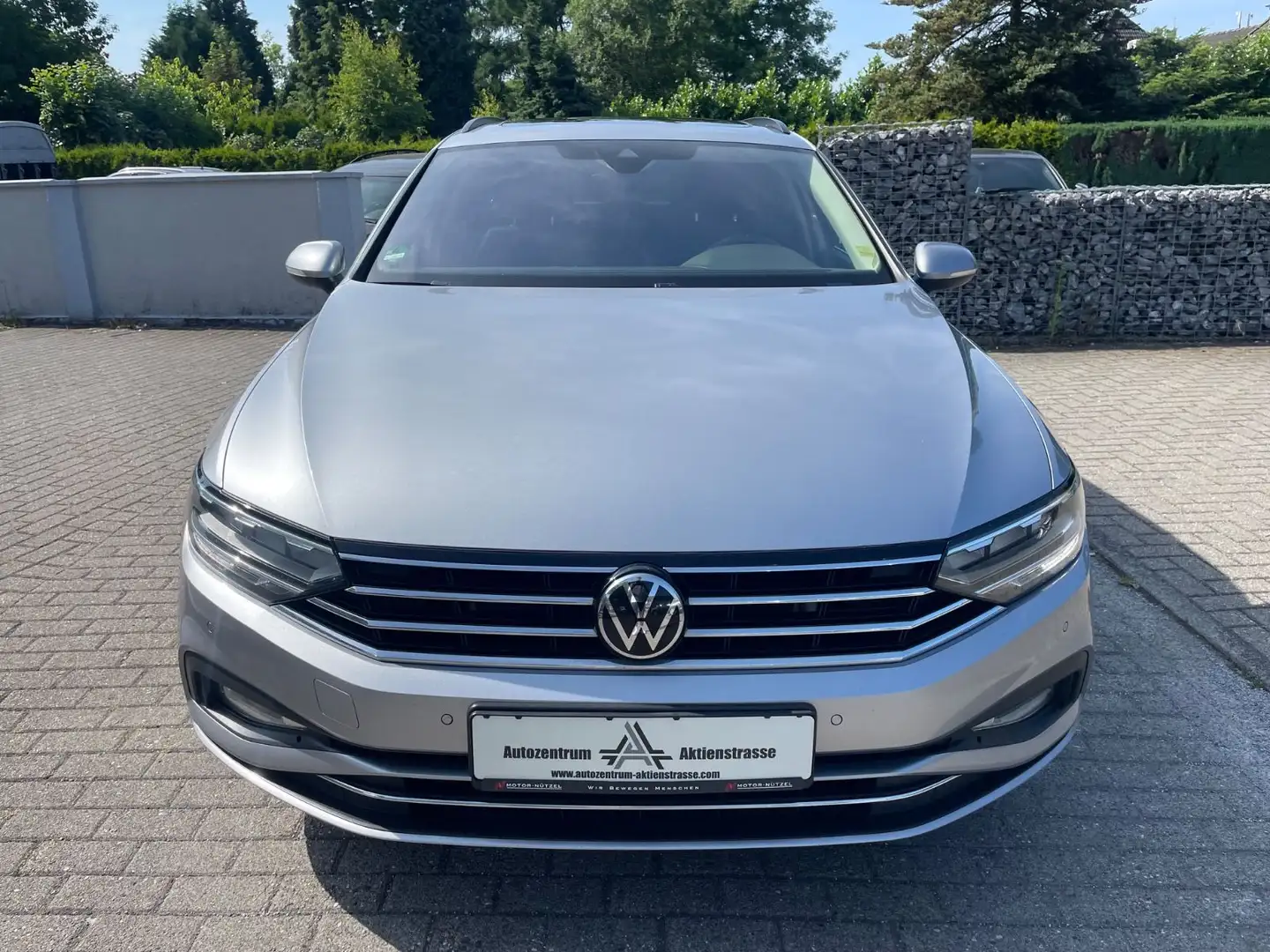 Volkswagen Passat Variant Business Panor AHK LED ACC Kamera Grau - 1