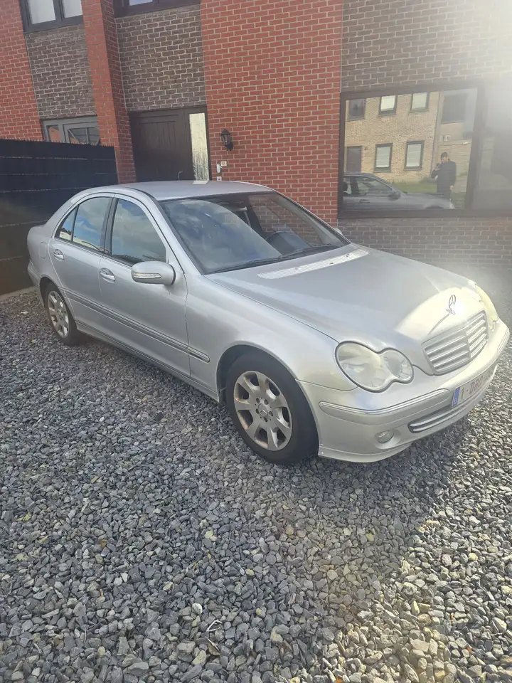 Mercedes-Benz C 220