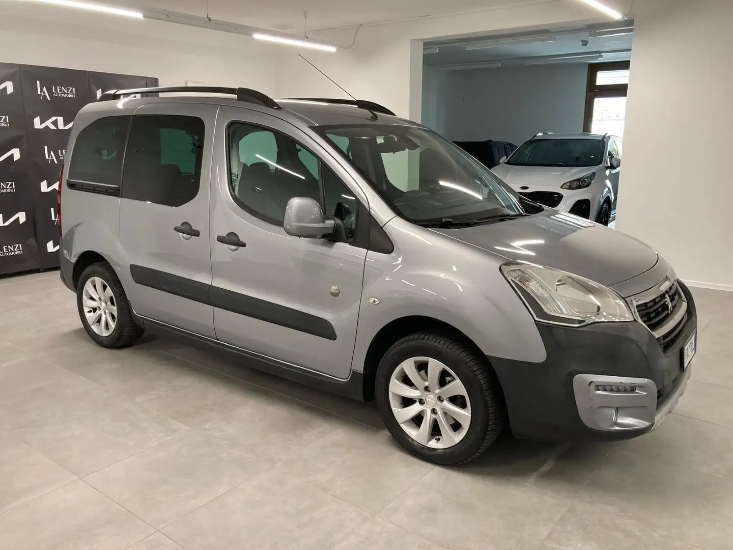 Peugeot Partner Partner Tepee 2015 Tepee 1.6 bluehdi Outdoor Argent - 2
