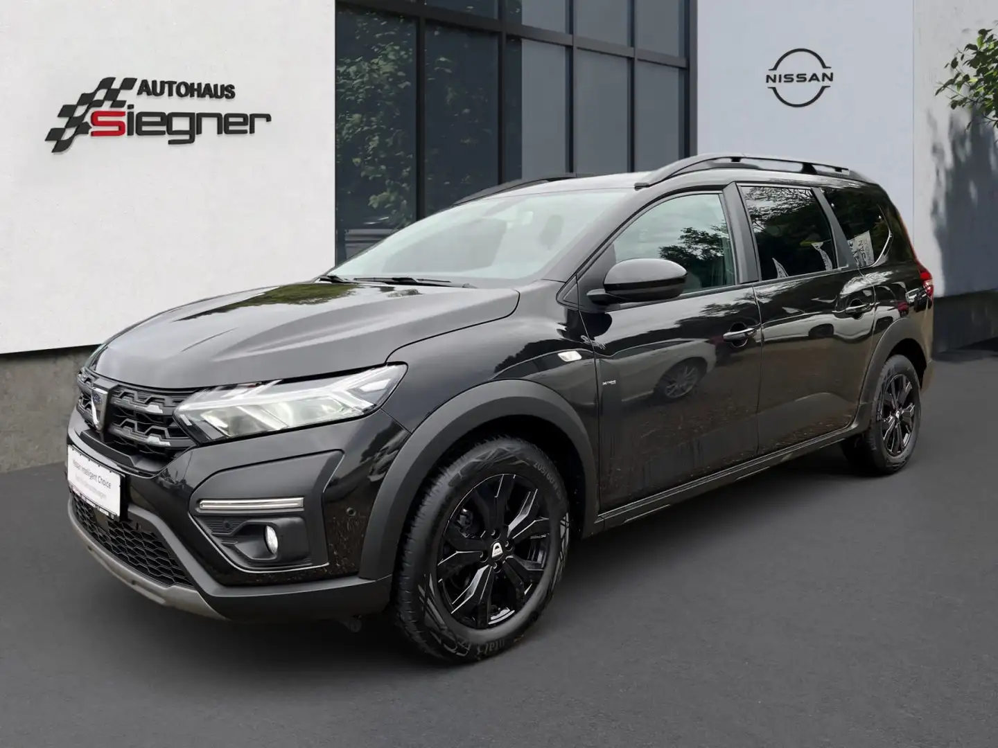 Dacia Jogger Extreme+, 7-Sitzer, AHK, Navi, Kamera, SH Zwart - 2