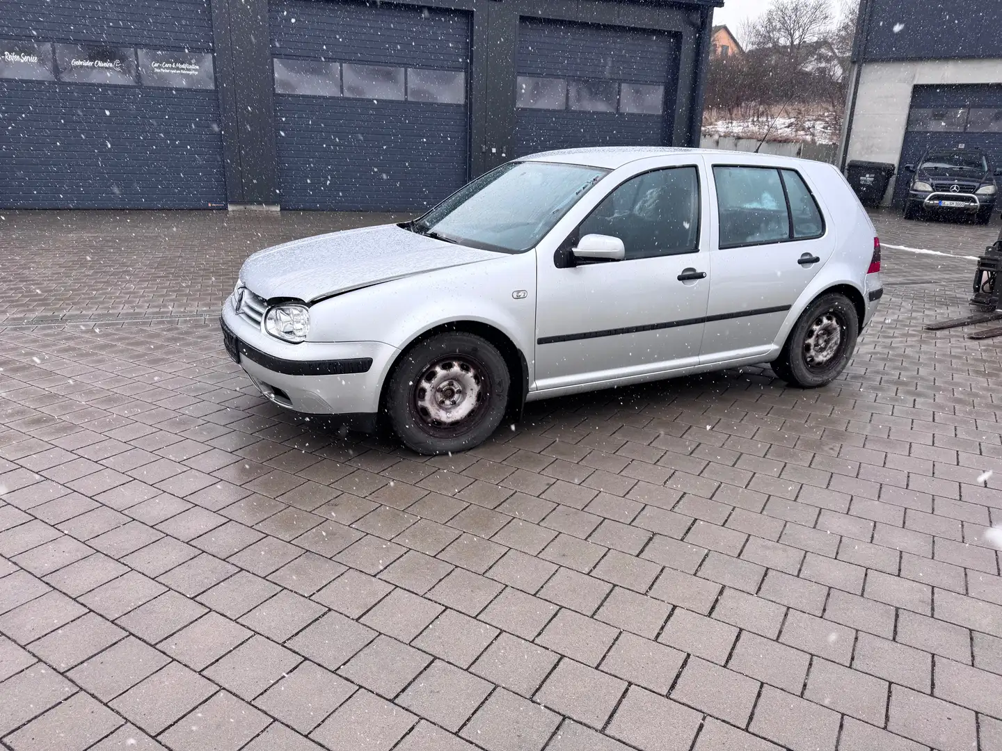 Volkswagen Golf Golf IV 1.6 Automatik Edition Silber - 2
