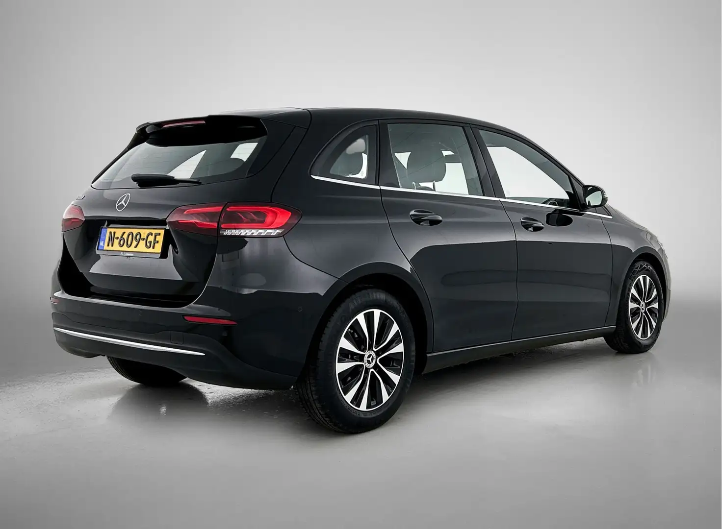 Mercedes-Benz B 180 Business Solution Ledkoplampen | Achteruitrijcamer Zwart - 2