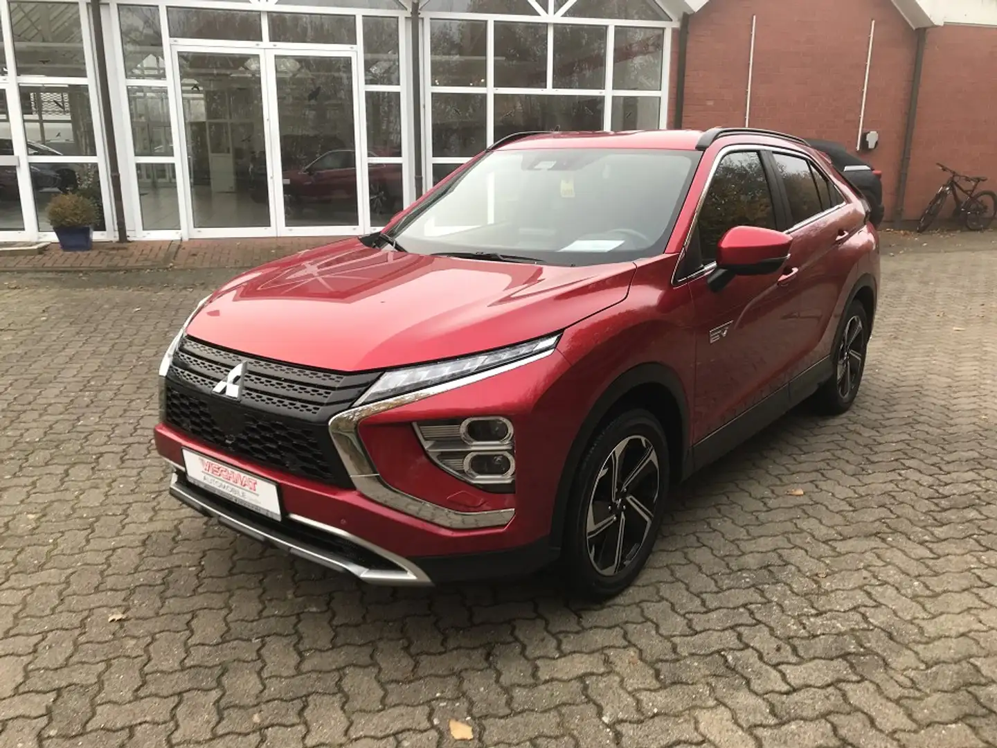 Mitsubishi Eclipse Cross Plug-in Hybrid Plus 2,4 l (SDA mit Navi) Rot - 1