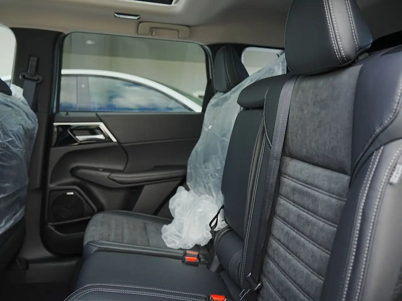 Mitsubishi Outlander снимка Mitsubishi Outlander