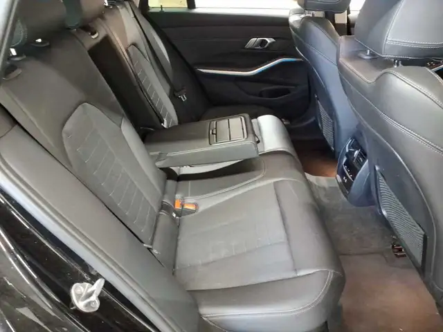 BMW 3 Series view 14
