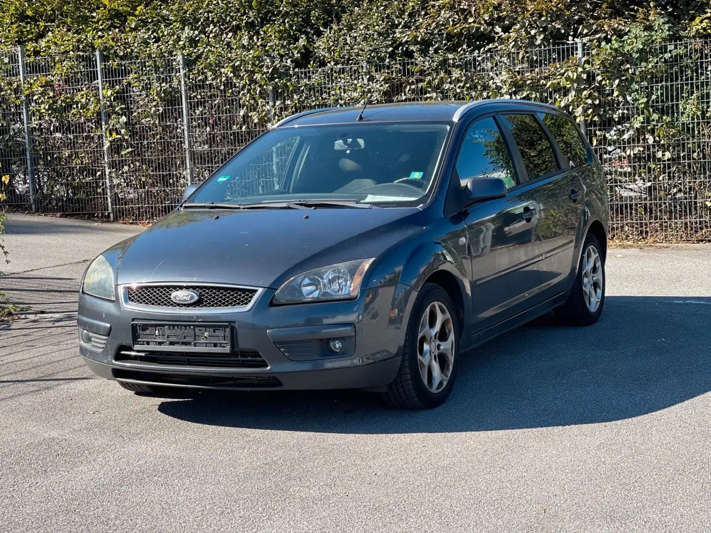 Ford Focus 1,6TDCi 66kW Ambiente Grau - 1