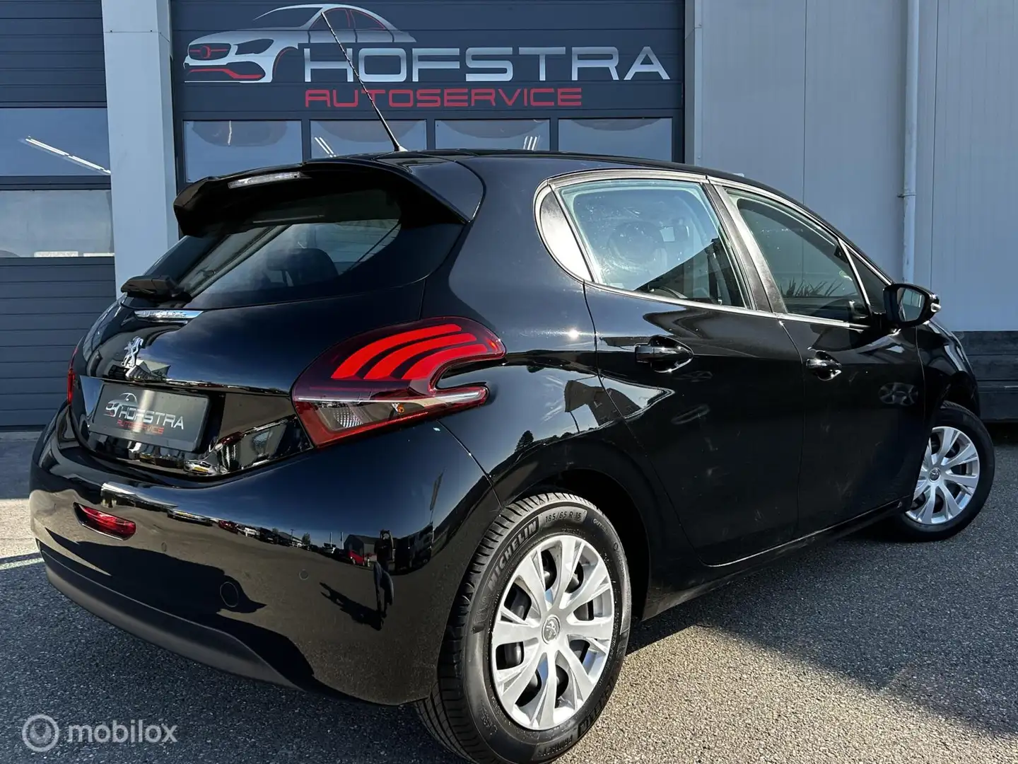 Peugeot 208 1.2 PureTech CarPlay Navi Cruise D-riem VV DAB ! Noir - 2