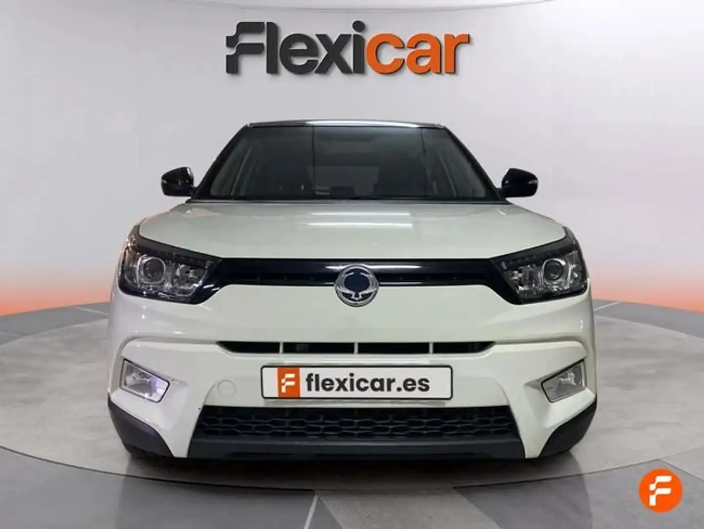 SsangYong Tivoli D16T Premium 4x2 bijela - 2