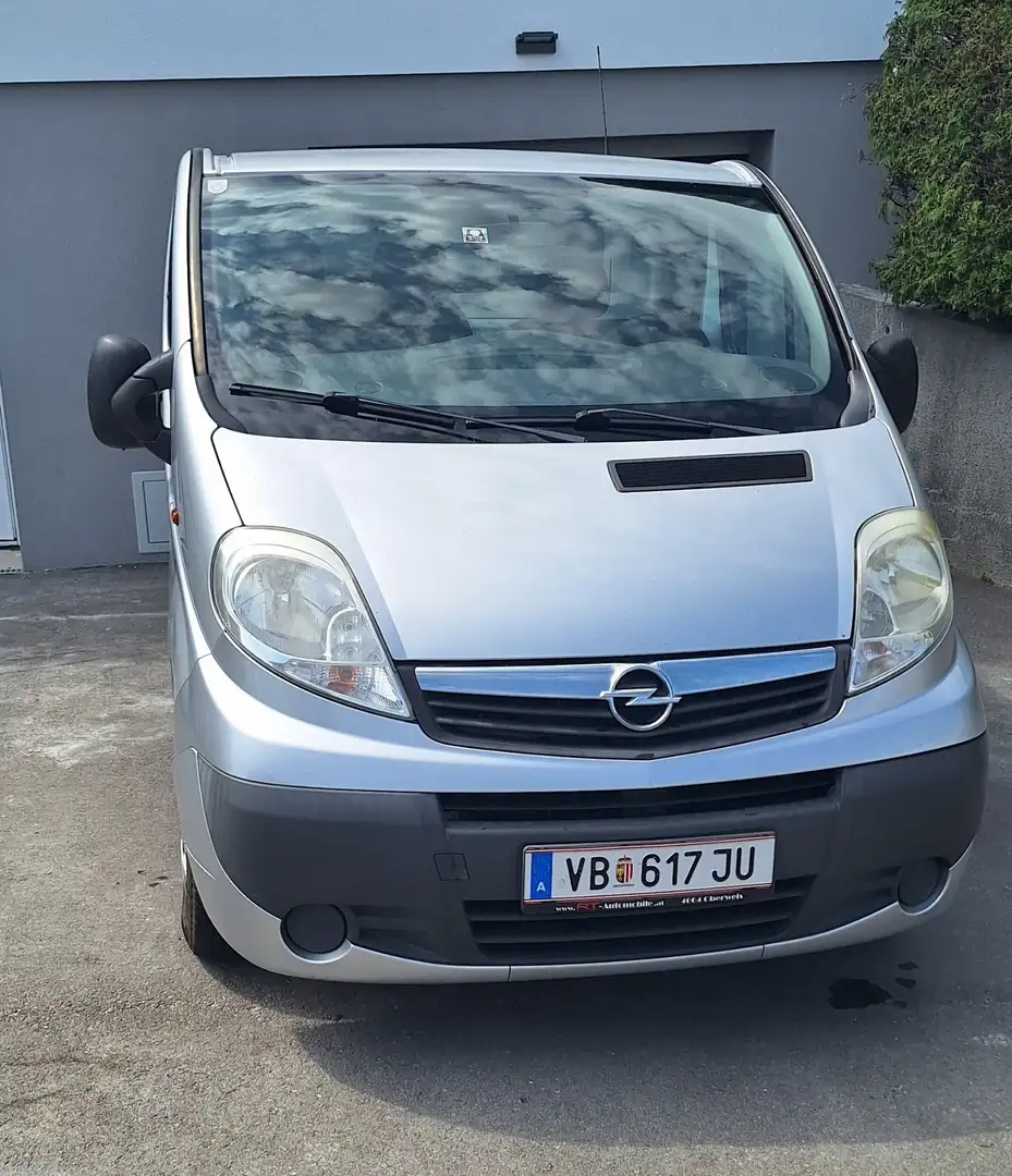 Opel Vivaro Combi L1H1 2,0 - 2