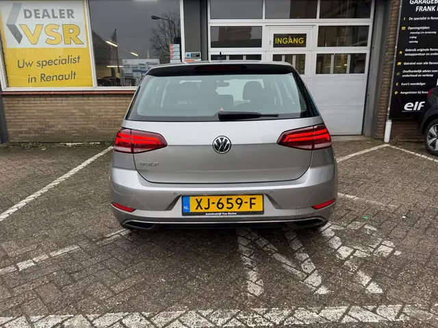 Volkswagen Golf view 10