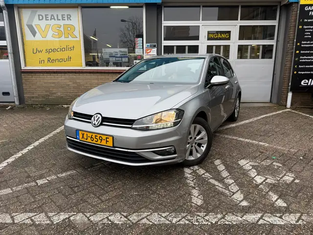 Volkswagen Golf view 6