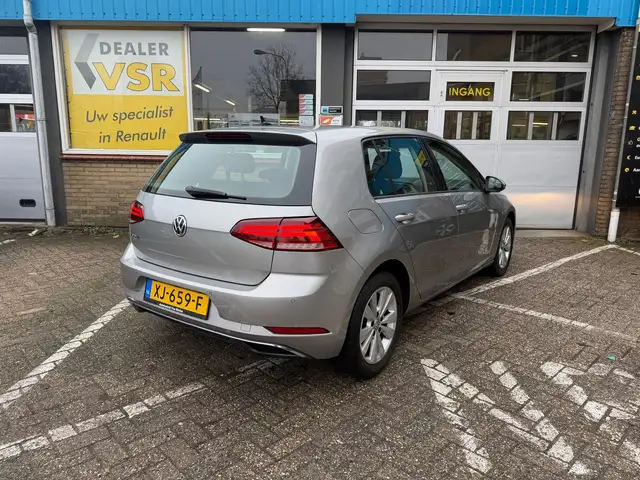 Volkswagen Golf view 8