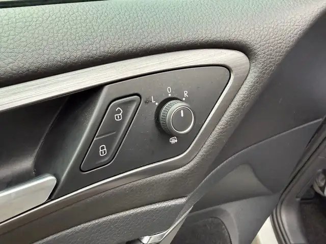 Volkswagen Golf view 12