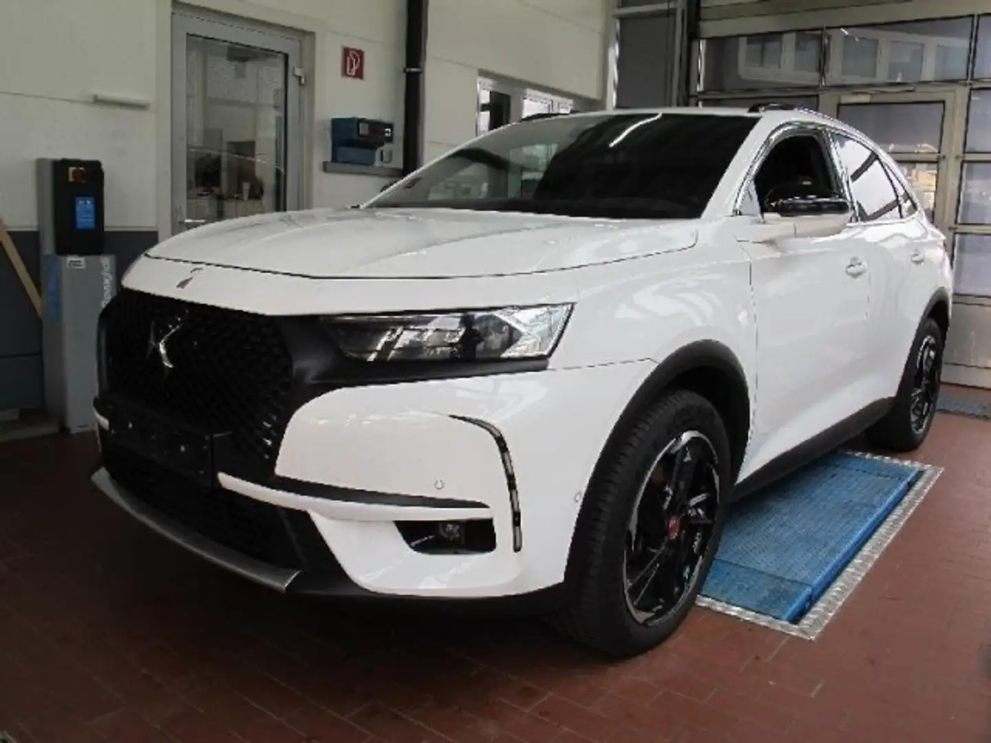 DS Automobiles DS 7 Crossback E-Tense 4x4 Performance Line + Weiß - 1