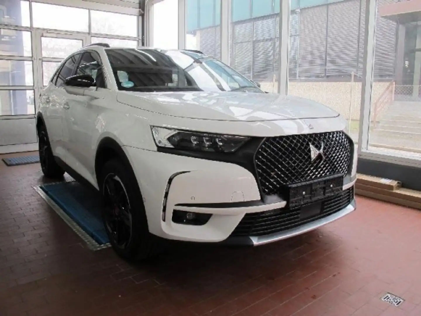 DS Automobiles DS 7 Crossback E-Tense 4x4 Performance Line + Weiß - 2