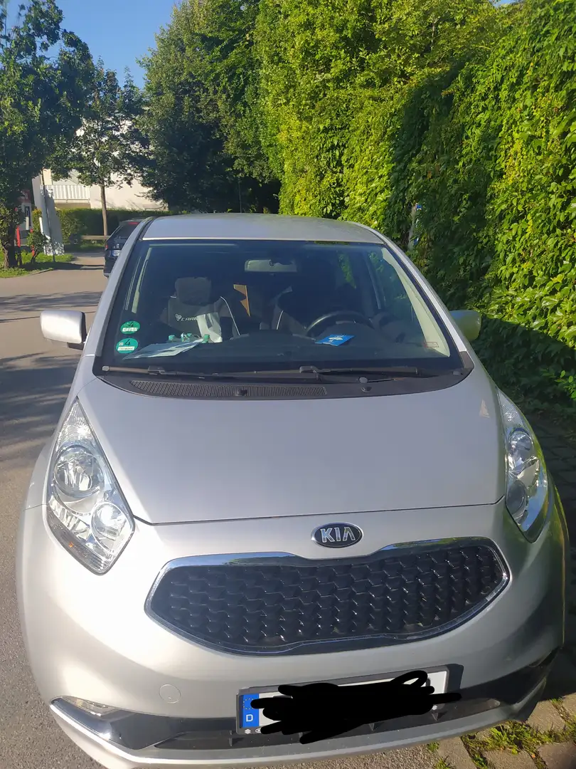 Kia Venga Venga 1.4 CVVT Dream Team Edition Zilver - 2