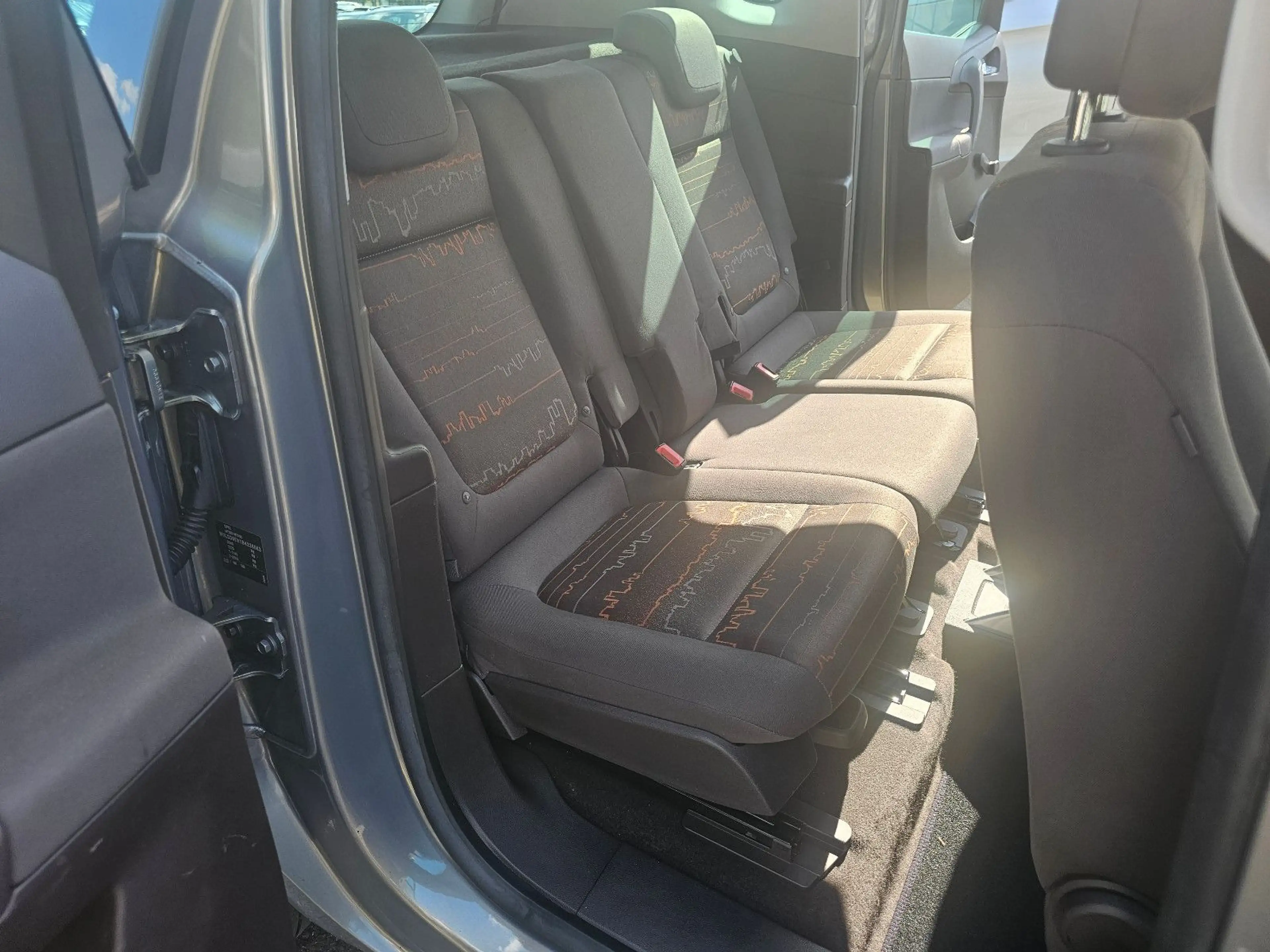 Opel Meriva B Design Edition — photo 12