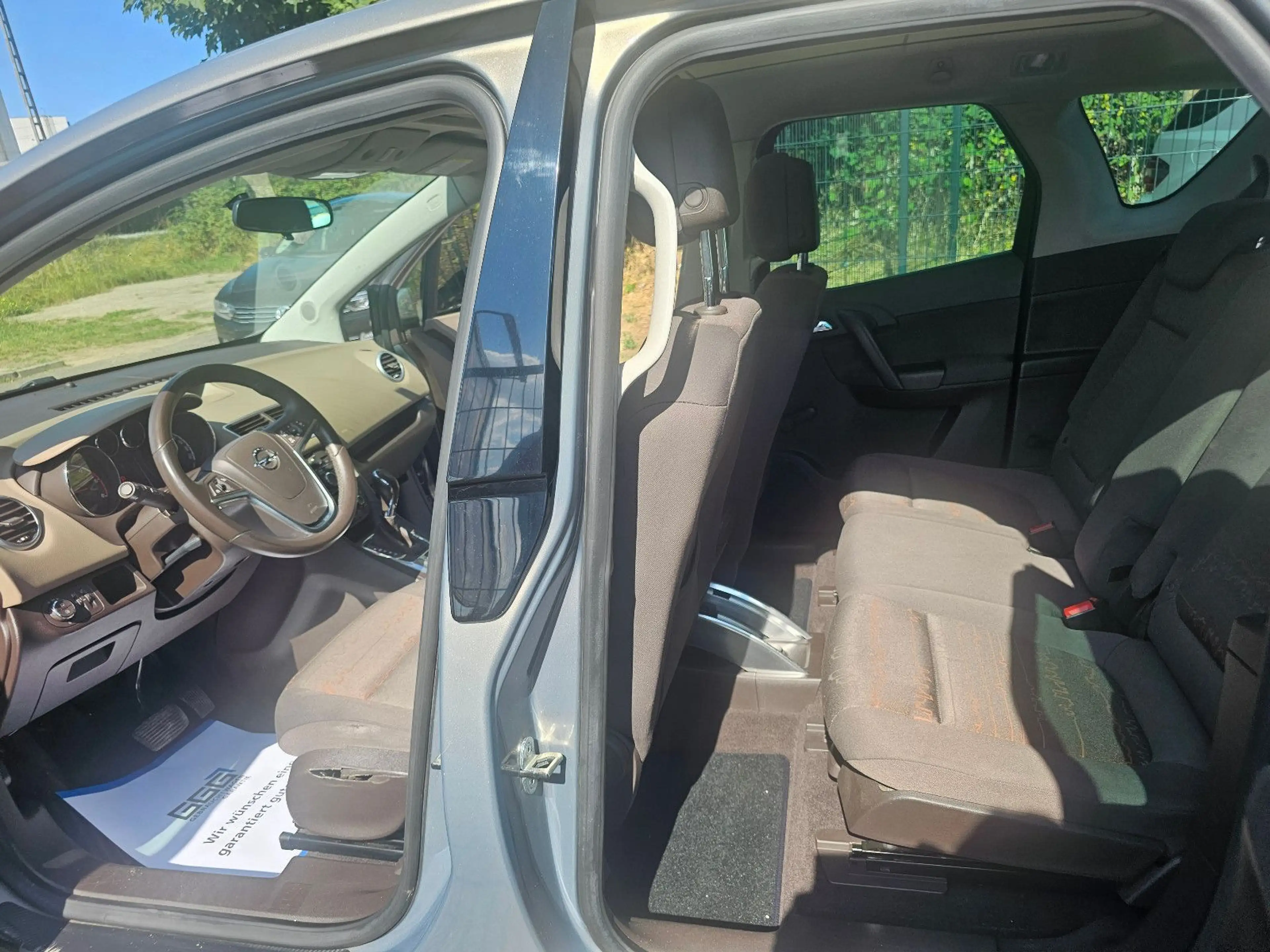 Opel Meriva B Design Edition — photo 9