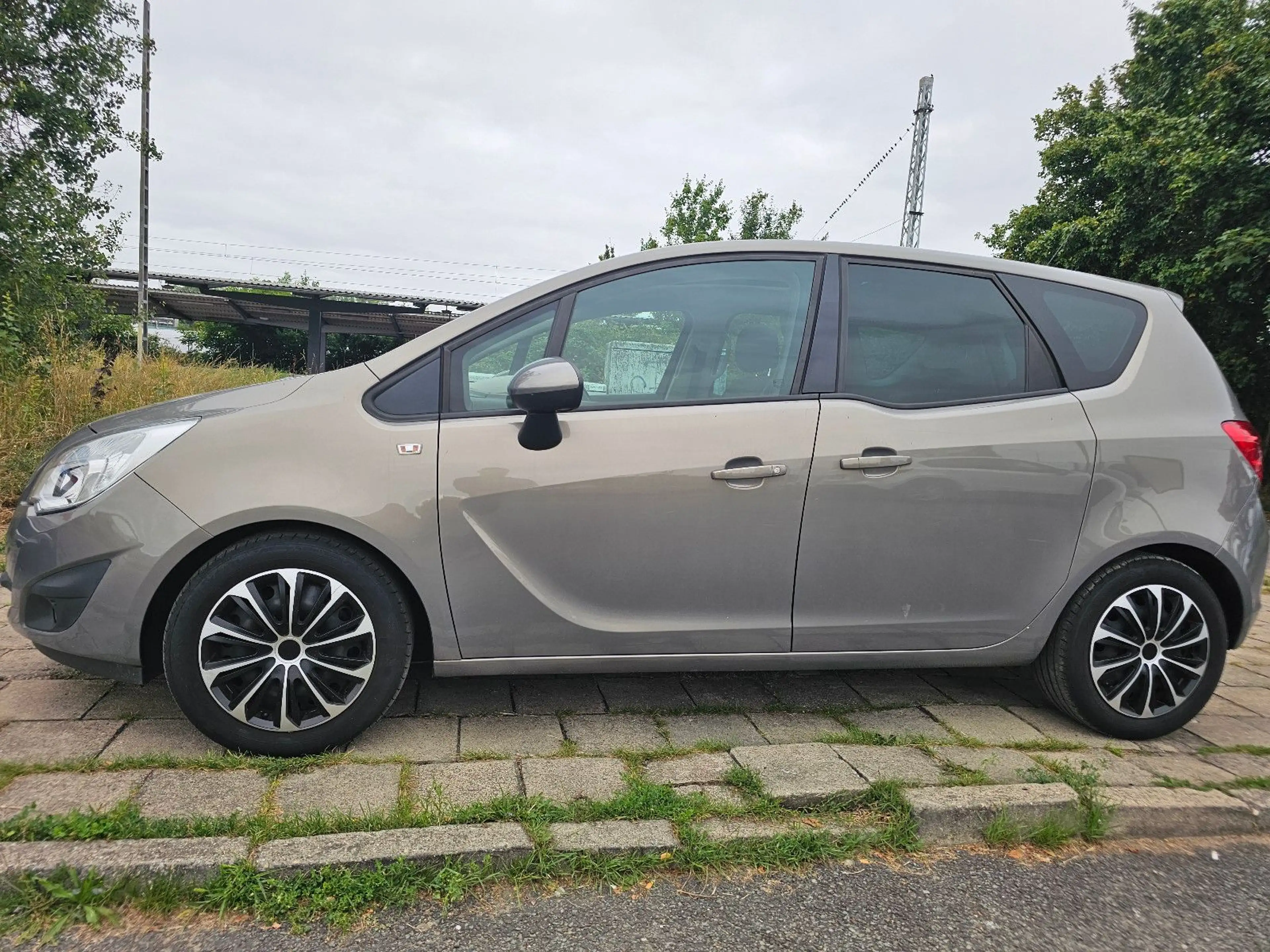 Opel Meriva B Design Edition — photo 5