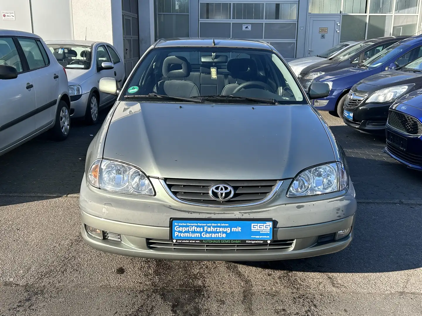 Toyota Avensis 2.0 Linea Sol Lim. Verde - 2