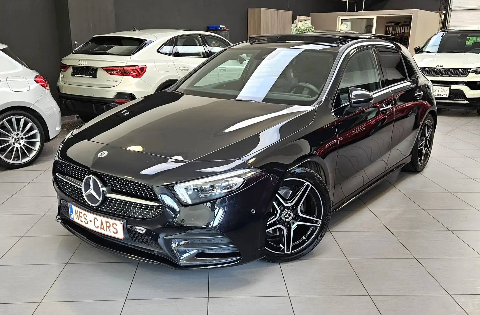 Mercedes-Benz A 180 PACK AMG ,CUIR,GPS,TOIT PANO,CAMERA,LED MULTIBEAM Zwart - 1
