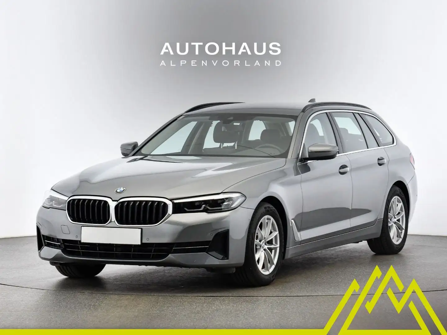 BMW 520 xd Touring Aut. ***LED | Leder | AHK abnehmbar*** Silber - 1