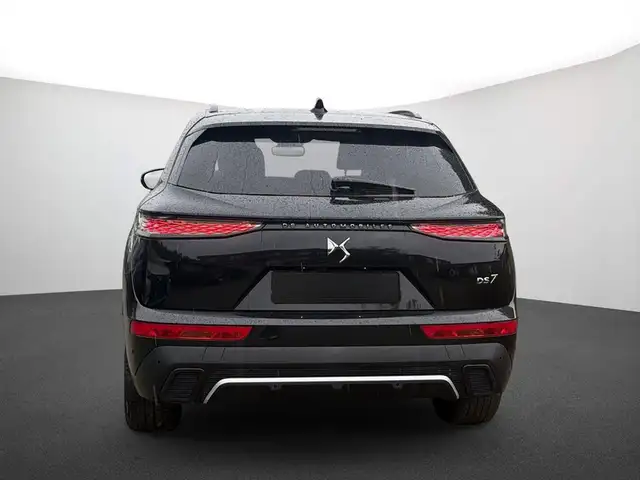 DS Automobiles DS 7 view 4