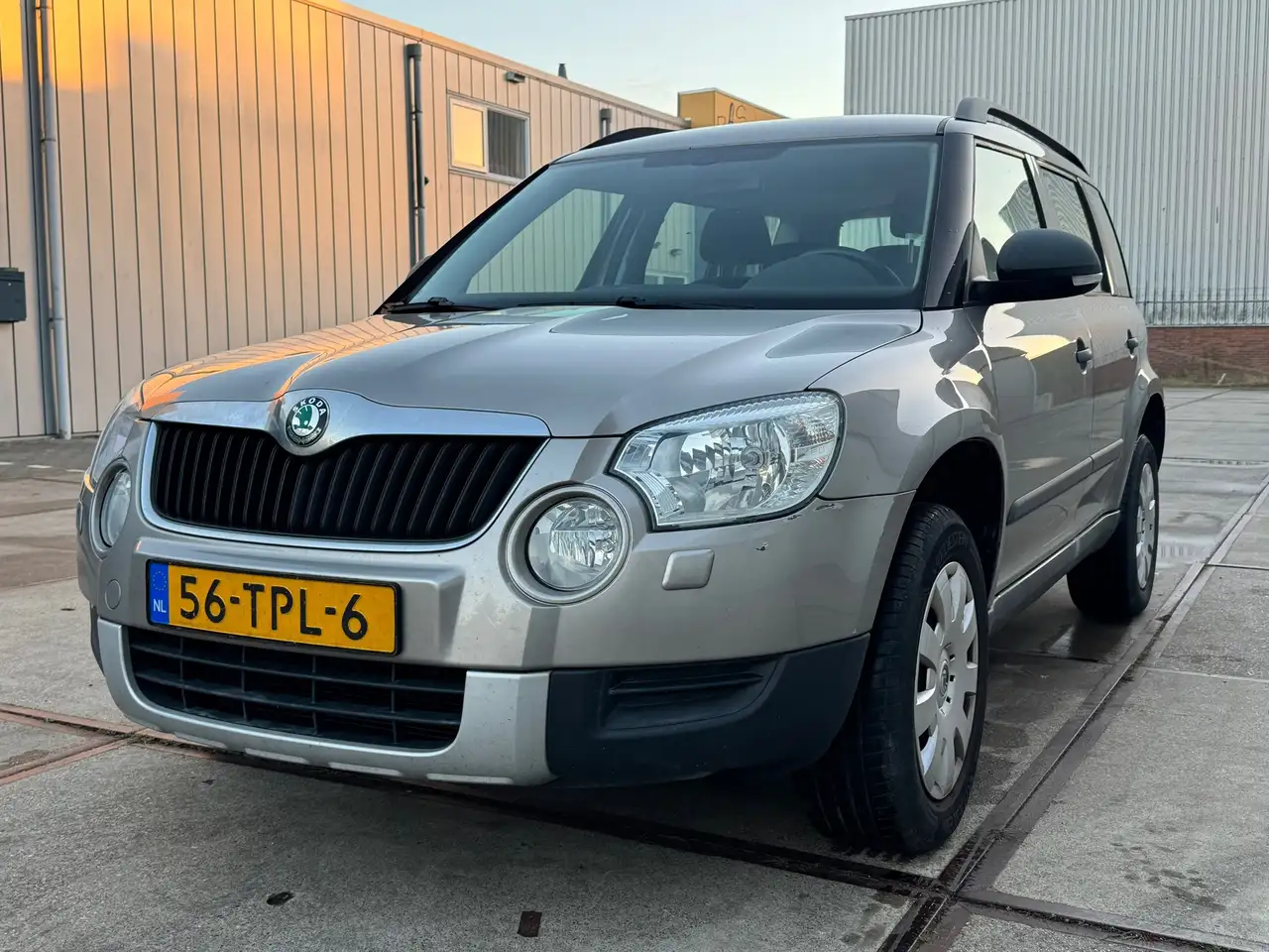 Skoda Yeti 1.2 TSI Comfort — photo 1 of 17