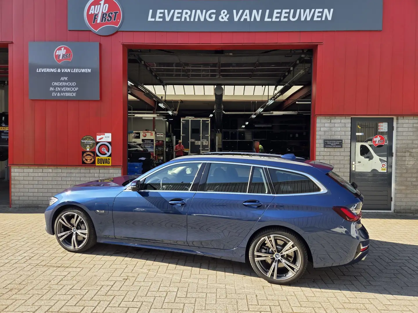 BMW 330 3-serie Touring 330e xDrive Business Edition Plus Blu/Azzurro - 2