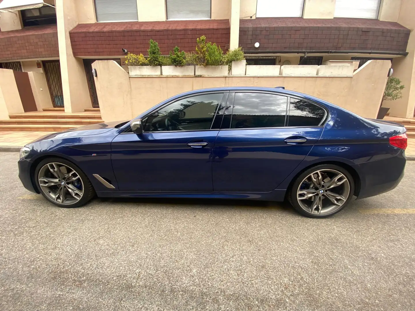 BMW M550 Xdrive motor V8 Biturbo Azul - 1
