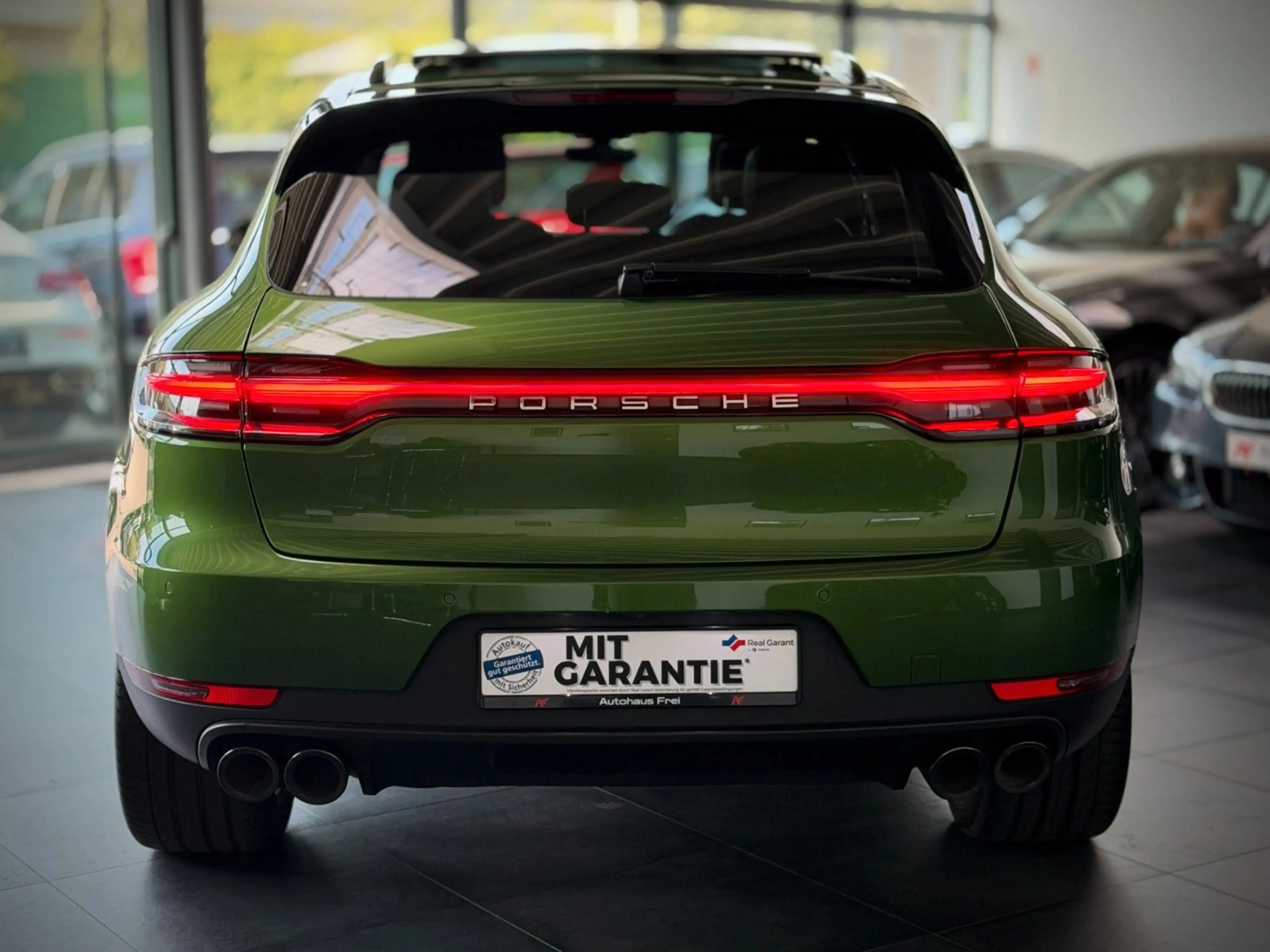 Porsche Macan *1.Hand*Pano*BOSE*Carplay*DAB+*AHK-Elektr* — photo 6