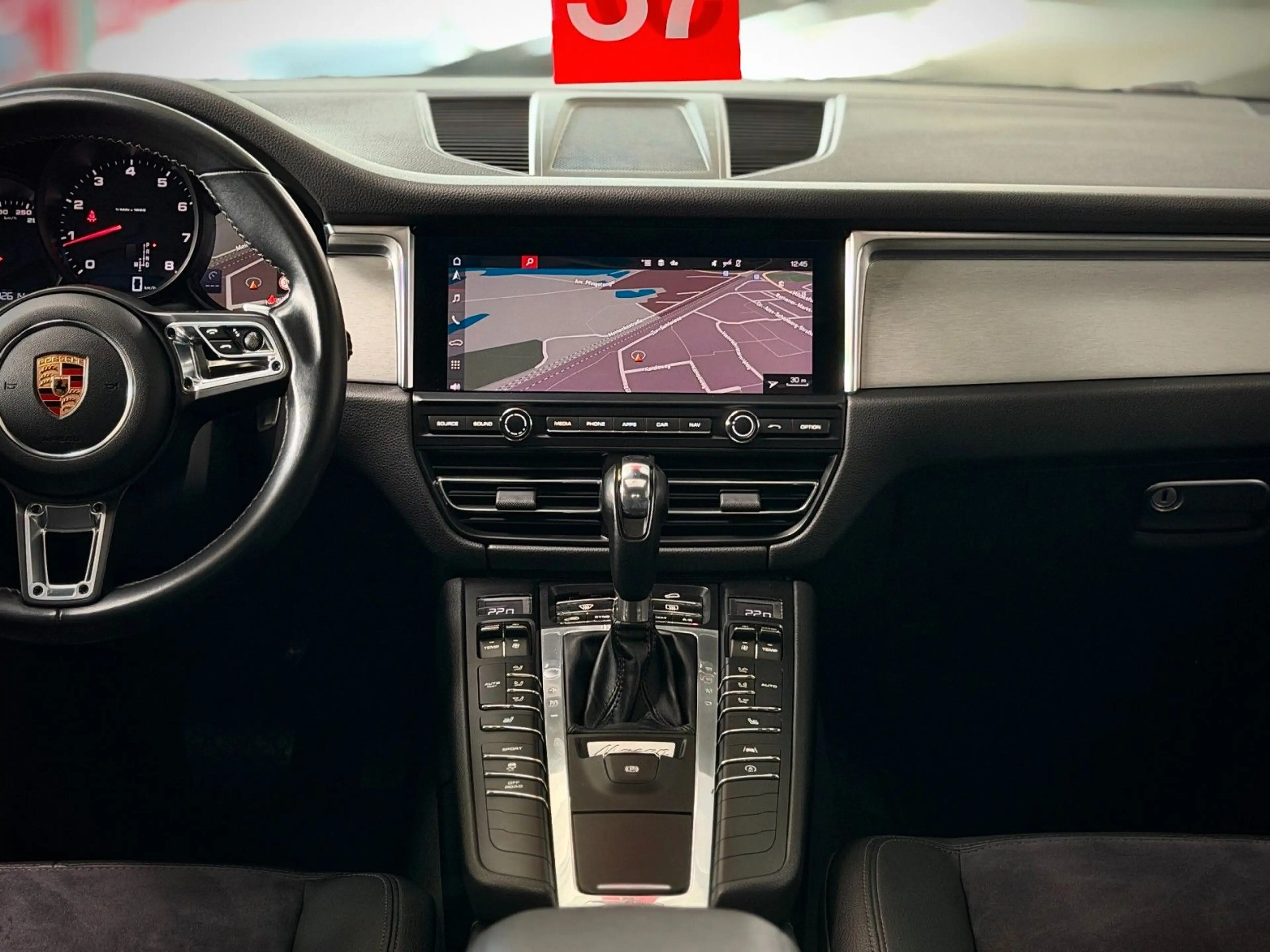 Porsche Macan *1.Hand*Pano*BOSE*Carplay*DAB+*AHK-Elektr* — photo 8