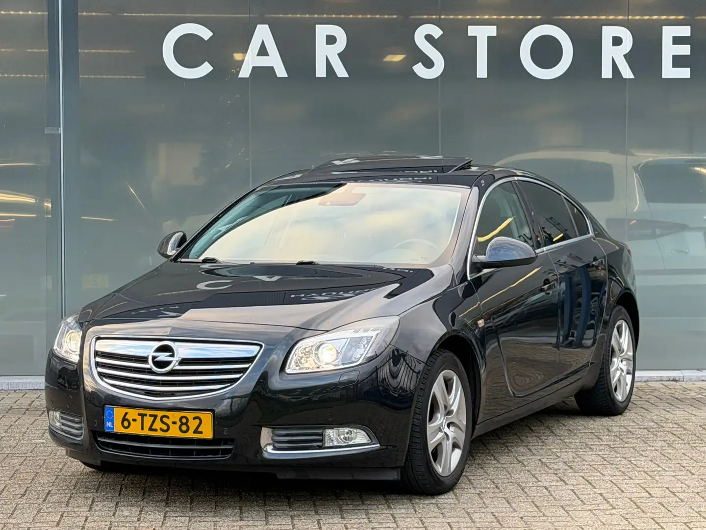 Opel Insignia 1,8 EcoFLEX Cosmo Zwart - 1